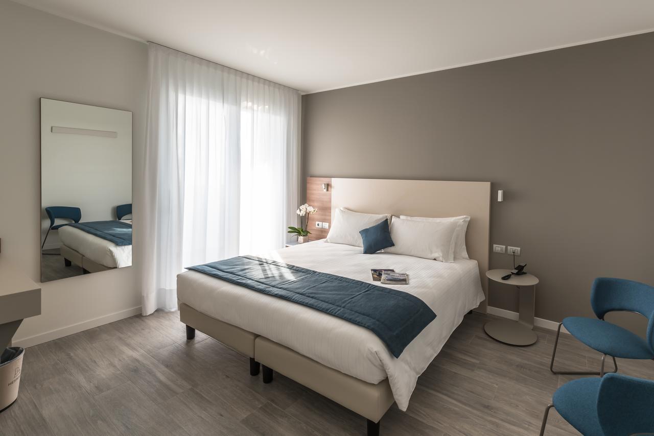 Hesperia Hotel & Residence Τζεσόλο Λίντο Εξωτερικό φωτογραφία
